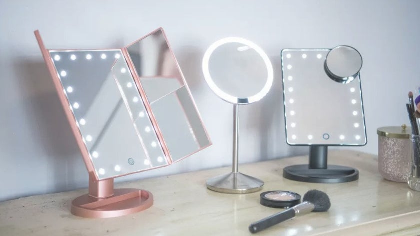 Why Is a Makeup Mirror Necessary for us?